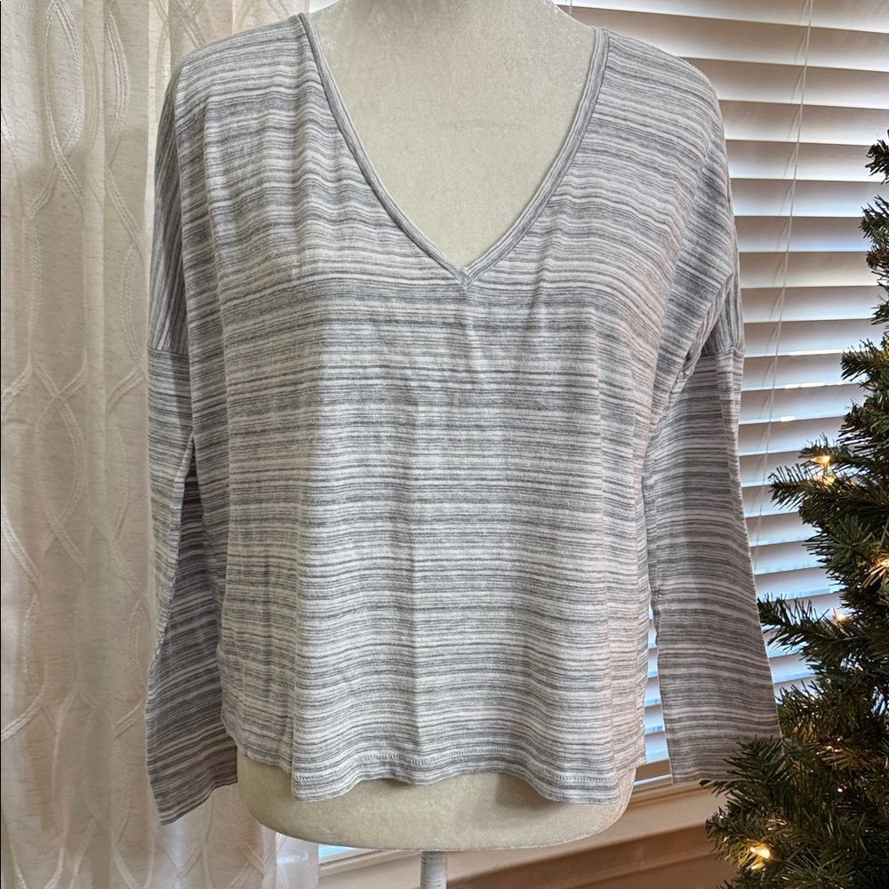 rag & bone JEAN Striped V Neck Top Small Gray White Long Sleeve Lightweight